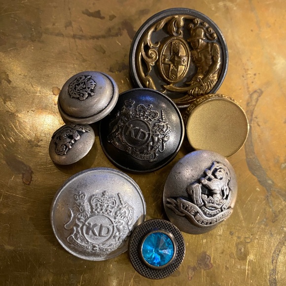 Misc. Set Of Buttons - Picture 4 of 6